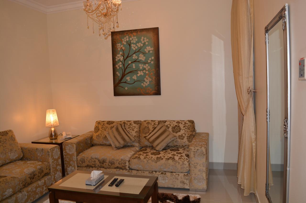 Diamond Suites Nadinah Екстериор снимка