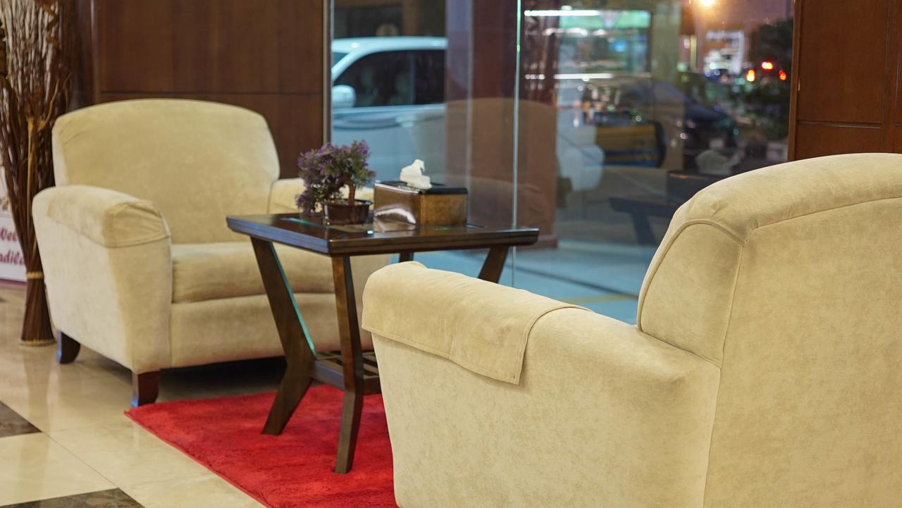 Diamond Suites Nadinah Екстериор снимка
